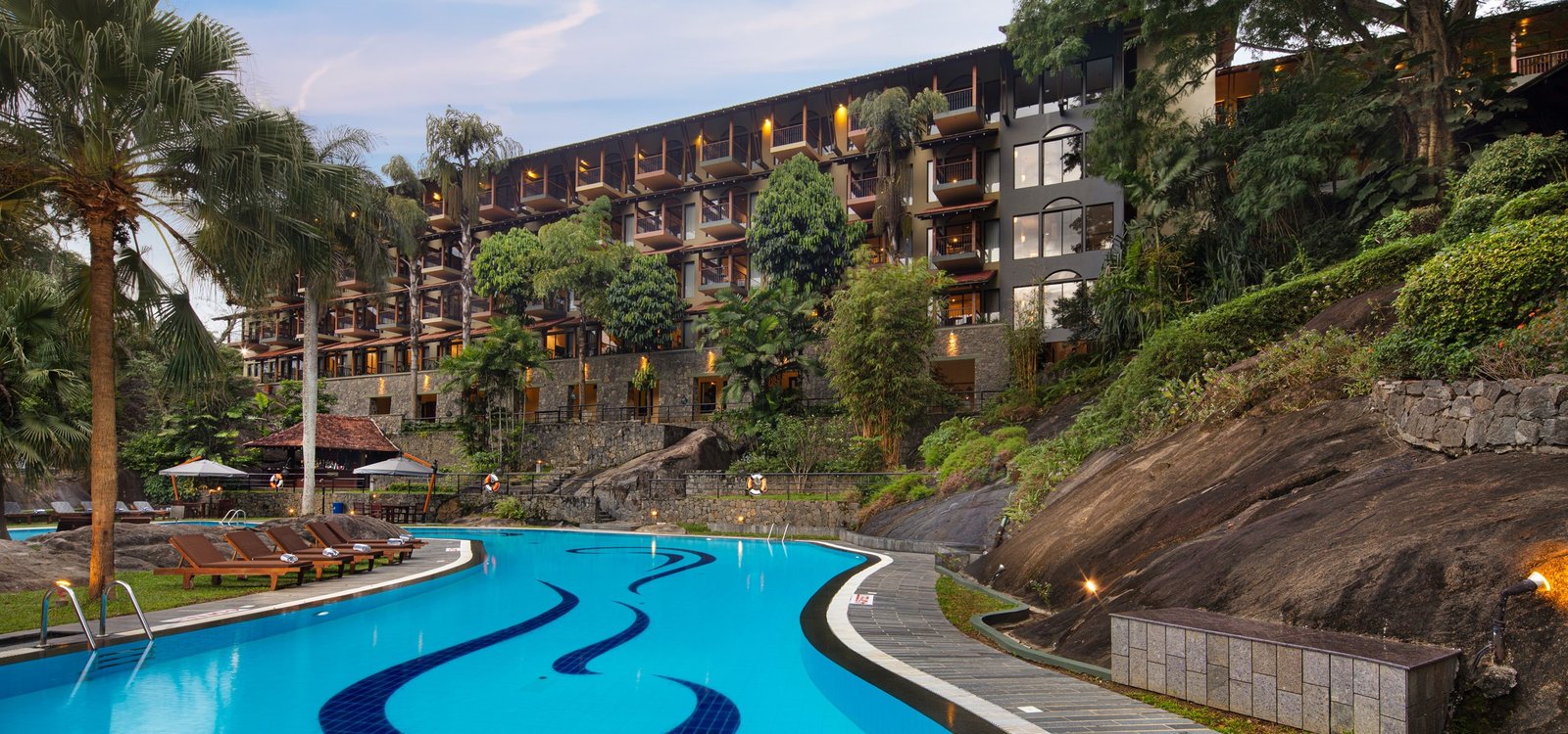 Earls Regency Hotel to Airport | Departure Transfer