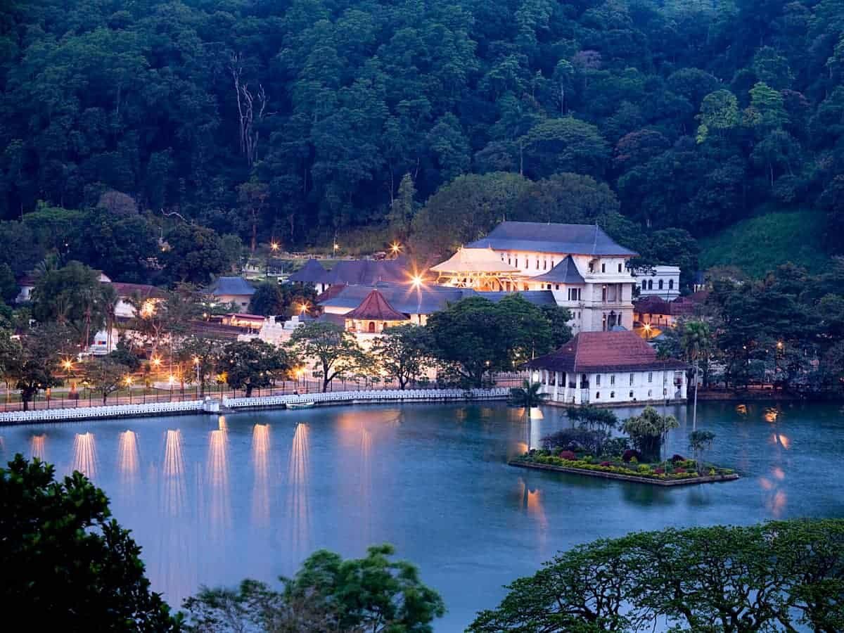 Airport to Kandy | Arrival Transfer