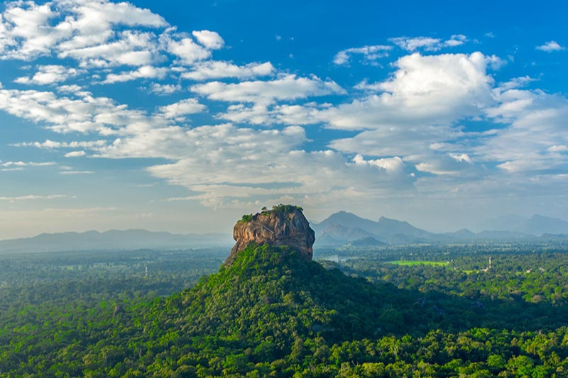 Sri Lanka Highlights of Culture, Hills & Coast